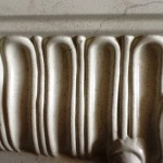 -portale-con-finitura-finto-marmo